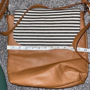Thirty one crossbody purse